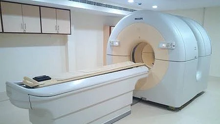  புற்று நோய் கண்டறியும் பெட் ஸ்கேன் இயந்திரம்