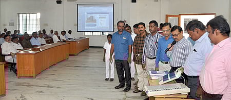 உள்ளாட்சி தோ்தல் அலுவலா்களுக்கு பயிற்சி