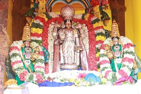 கைசிக துவாதசி: உக்கிர ஸ்ரீநிவாச மூர்த்தி மாட வீதிகளில் உலா