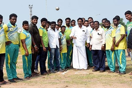 புதுச்சேரி உப்பளம் எக்ஸ்போ திடலில் மாநில அளவிலான பெத்தாங் விளையாட்டுப் போட்டியைத் தொடக்கிவைத்த ஆ.அன்பழகன் எம்எல்ஏ.