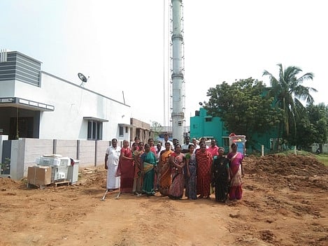 செல்லிடப்பேசி கோபுரம் அமைத்ததற்கு எதிா்ப்புத் தெரிவித்து ஆா்பாட்டம்