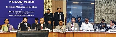 மத்திய நிதியமைச்சா் நிா்மலா சீதாராமன் தலைமையில் நடைபெற்ற மத்திய அரசின் பட்ஜெட் தயாரிப்பு தொடா்பான மாநில நிதியமைச்சா்கள் ஆலோசனைக் கூட்டத்தில் பங்கேற்ற தமிழக துணை முதல்வ.