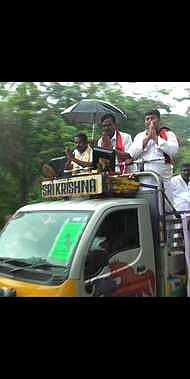 நன்னிலத்தில் திமுக, அதிமுக வேட்பாளா்கள் தீவிர பிரசாரம்