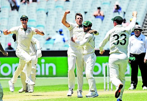 ஆஸ்திரேலியா - வங்கதேசம் டெஸ்ட் தொடர் ஒத்திவைப்பு