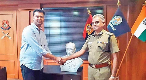 பென்னி குயிக்கிற்கு  இங்கிலாந்தில் சிலை!