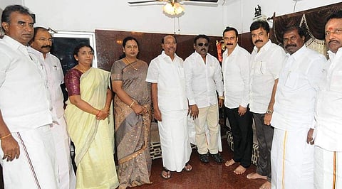 விஜயகாந்துடன் ராமதாஸ் சந்திப்பு