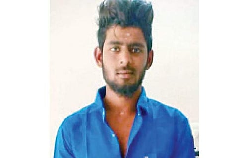 ரயில் மோதி இளைஞர் சாவு