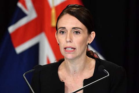 நியூஸிலாந்தில் தாக்குதல் துப்பாக்கிகளுக்குத் தடை