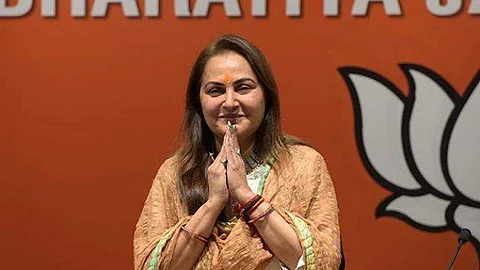 நடிகை ஜெயப்பிரதாவை தரக்குறைவாக விமர்சித்த சமாஜ்வாதி தலைவர்: சுஷ்மா கடும் கண்டனம் 