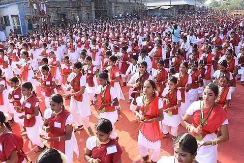 சிதம்பரம் நடராஜர் கோயிலில் கின்னஸ் சாதனை நாட்டிய நிகழ்ச்சி: 7,500 நாட்டியக் கலைஞர்கள் பங்கேற்பு