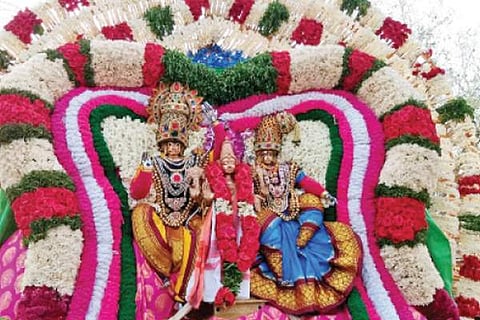 சிறப்பு அலங்காரத்தில் காட்சியளித்த திரௌபதி அம்மன்.