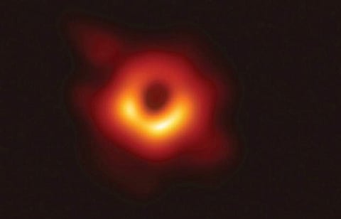 எம்87 கருந்துளை