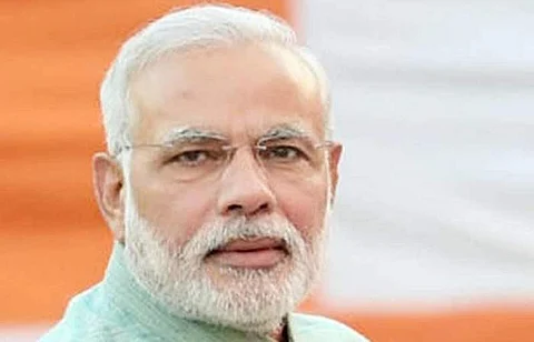 தேனியில் மிகப் பிரம்மாண்டப் பொதுக் கூட்டம்: பிரதமர் மோடிக்கு மீனாட்சியம்மன் சிலை பரிசளிப்பு