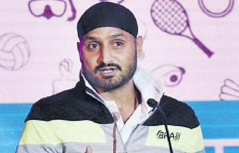 ரத்தக்காயத்துடன் ஆடினார் வாட்ஸன்: ஹர்பஜன் வேதனை