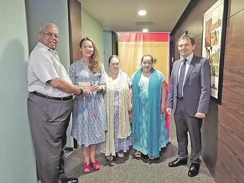 உங்கள் கண்களை கடன் தாருங்கள்!