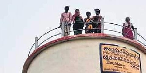 தண்ணீர் இல்லாததால் கல்யாணத்துக்கு பொண்ணும் இல்லை: ஆந்திர கிராமத்தினர் சந்திக்கும் விநோத பிரச்னை