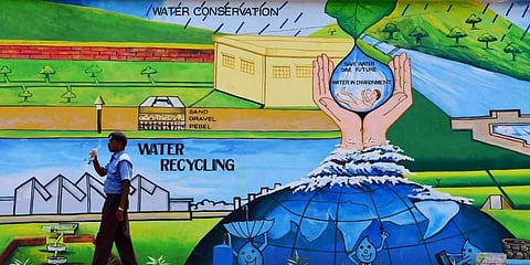 தலைவிரித்தாடும் வறட்சி: மகளின் திருமணத்தை வசதியாகப் பயன்படுத்திக் கொண்ட மனிதர்