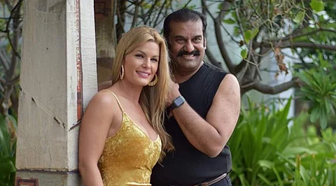 ஹாலிவுட் படத்தில் கால் பதித்த நடிகர் நெப்போலியன்