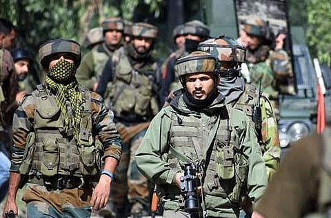 காஷ்மீர் என்கவுன்ட்டரில் ஜெய்ஷ் இ முகமது தீவிரவாதி முன்னா லஹோரி சுட்டுக் கொலை