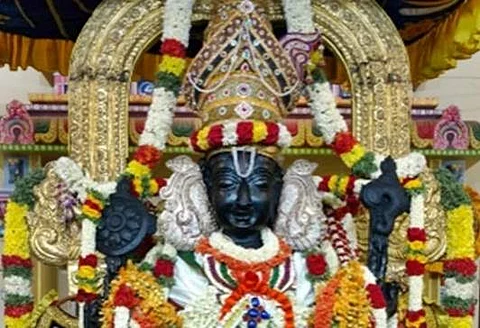 அத்திவரதர் தரிசனத்தை நீட்டிக்கக்கோரிய மனுவைத் தள்ளுபடி செய்தது உயர் நீதிமன்றம்