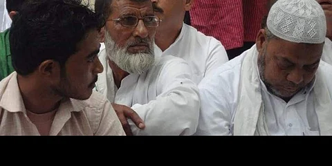 இந்த நாட்டில் வாழ எங்களுக்கு உரிமையில்லாததால், நாங்கள் சாகத்தான் வேண்டும்: பெலு கான் மகன் விரக்தி