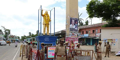 அண்ணல் அம்பேத்கர் சிலை சிதைப்பு: திமுக உள்ளிட்ட எதிர்க்கட்சிகள் கண்டனம் 