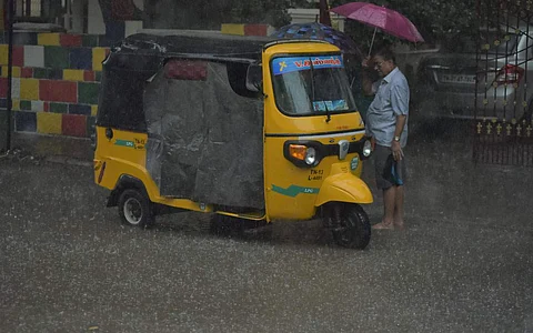 சென்னையில் இடியுடன் கனமழை