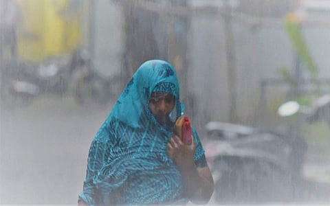 இந்த வார கவிதைமணி தலைப்பு: மழை மேகம்