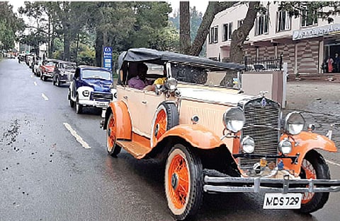 உதகையில் பழங்கால வாகனங்களின் அணிவகுப்பு மற்றும் கண்காட்சி