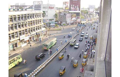 அண்ணா சாலையில் இரு வழி போக்குவரத்து: இன்றும், நாளையும் சோதனை ஓட்டம்