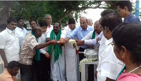 வீராணம் ஏரியில் இருந்து பாசனத்திற்காக அமைச்சர் எம்.சி. சம்பத், ஆட்சியர் வெ.அன்புசெல்வன் தண்ணீர் திறந்து வைத்தனர்