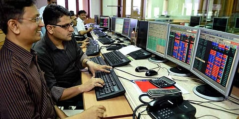 கார்ப்பரேட் வரியைக் குறைத்து நிர்மலா சீதாராமன் அறிவிப்பு: பங்குச் சந்தைகளில் அதிரடி உயர்வு