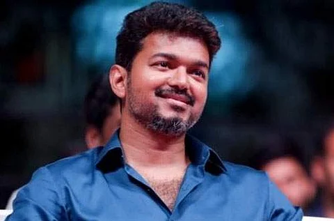 உழைத்தவனை மேடையேற்றி அழகு பார்க்கும் முதலாளி ரசிகன்தான்: நடிகா் விஜய் உருக்கமான பேச்சு