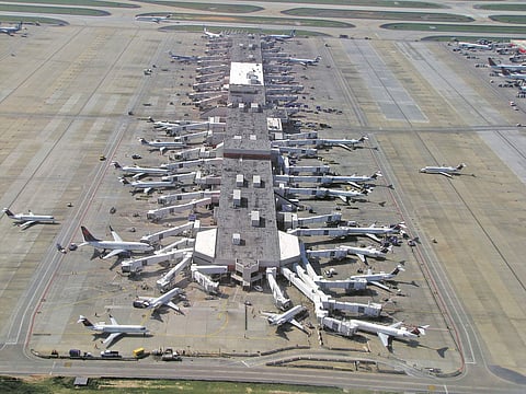 பிசியான விமான நிலையம்