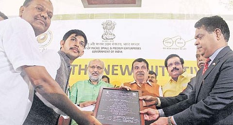 2025-க்குள் தென்னை நார்ப் பொருள் வர்த்தகத்தை ரூ.35 ஆயிரம் கோடியாக உயர்த்த இலக்கு: மத்திய அமைச்சர் நிதின்கட்கரி தகவல்