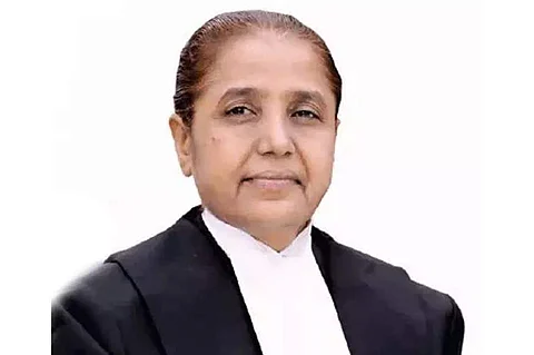 உச்சநீதிமன்ற நீதிபதிகளில் ஒருவரான பானுமதி