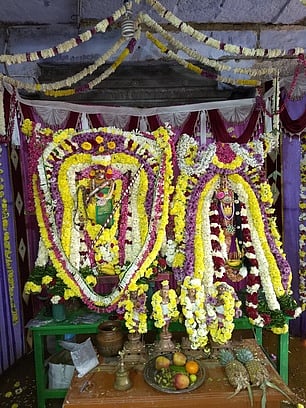 அவலூா்பேட்டை அகத்தீஸ்வரா் கோயிலில் சிறப்பு அலங்காரத்தில் காட்சியளித்த சிவகாமி சமேத நடராஜப் பெருமான்.