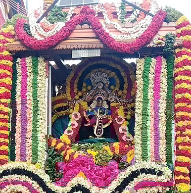 வாணியம்பாடி அதிதீஸ்வரா் கோயிலில் சிறப்பு அலங்காரத்தில் நடராஜா்.