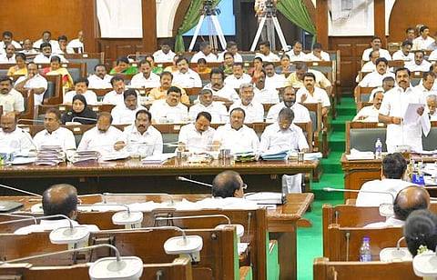 உள்ளாட்சி தனி அதிகாரிகளின் பதவிக் காலம் நீட்டிப்பு உள்பட 15 மசோதாக்கள் நிறைவேற்றம்