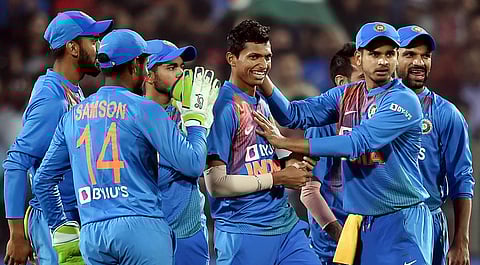 வெளியானது பிசிசிஐயின் புதிய ஒப்பந்தப் பட்டியல்: நீக்கப்பட்ட வீரர்கள் யார் யார்?