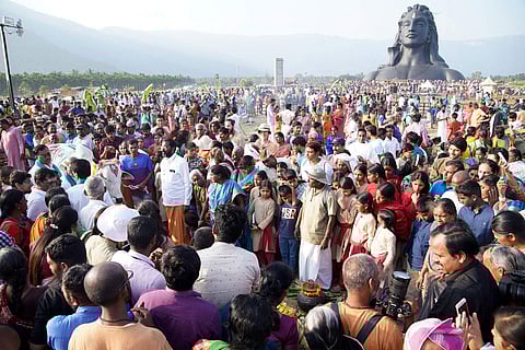 ஈஷா யோகா மையத்தில் மாட்டுப் பொங்கல் கோலாகலம்