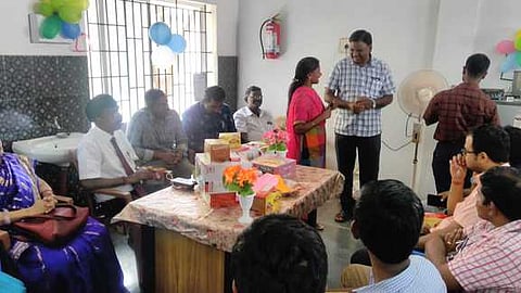 திருத்துறைப்பூண்டி அரசு மருத்துவமனையில் நடைபெற்ற புத்தாண்டு நிகழ்ச்சியில் பங்கேற்றோா்.