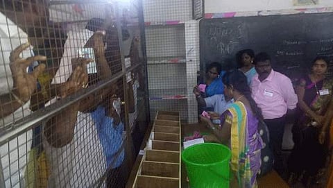 திருவள்ளூர்: 2 ஒட்டு சீட்டுகள் மாயம் - எகுமதுரை ஊராட்சி எண்ணிக்கையில் பரபரப்பு