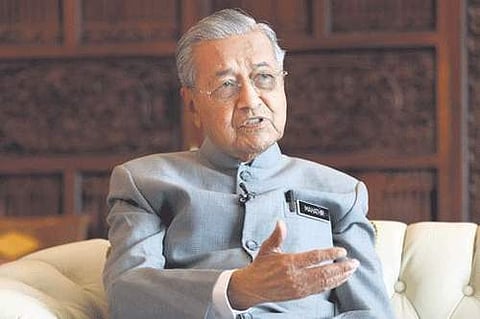 இந்தியாவுக்கு எதிராக பதிலடி கொடுக்கும் அளவுக்கு நாங்கள் பெரிய நாடு இல்லை: மலேசிய பிரதமர்மகாதீர் முகம்மது 