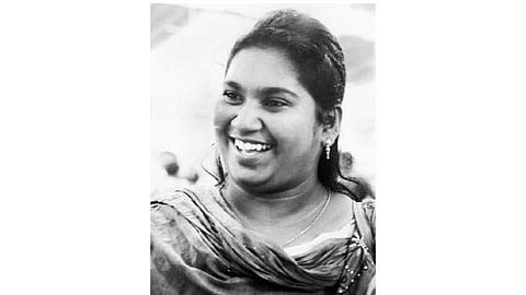 காதுகள் நாவலை வாங்க வந்துள்ளேன்