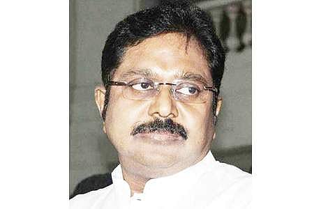 சசிகலா அறிவிப்பு அதிா்ச்சி அளிக்கிறது: டிடிவி தினகரன்