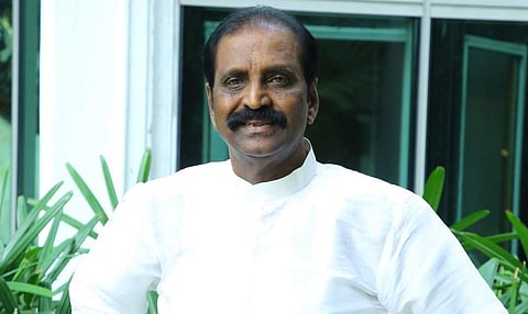 வைரமுத்து பாடல்கள் எழுதாமல் பொன்னியின் செல்வன் படம் பெருமை பெறாது, முழுமை அடையாது: சீமான்