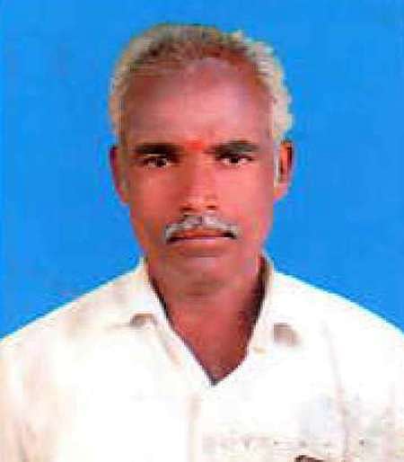 ஊருடையான்பட்டி ஊராட்சி மன்றத் தலைவா் தோ்தலில் வெற்றி பெற்ற டி. ரத்தினகுமாா்.