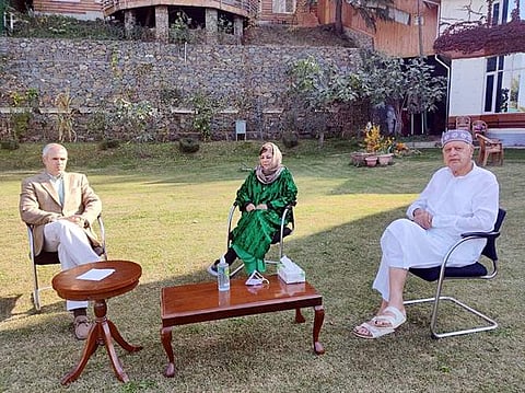 மெஹபூபாவுடன் ஃபரூக், ஒமர் அப்துல்லா சந்திப்பு