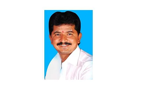 திருப்புவனத்தில் கொலை செய்யப்பட்ட ரெளடி கணேசன்.
